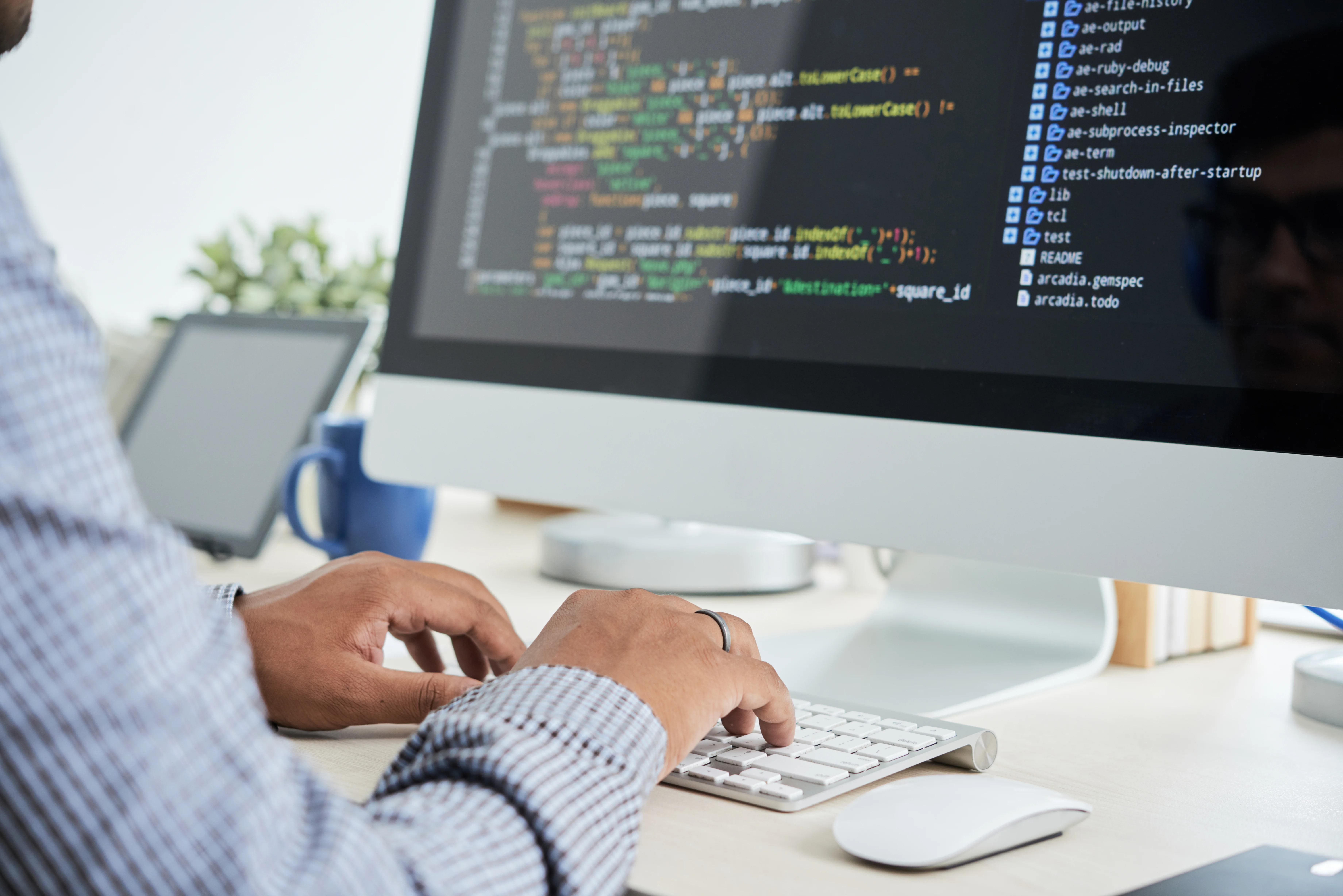 Custom Software vs Templates: What’s Worth the Investment in 2025?